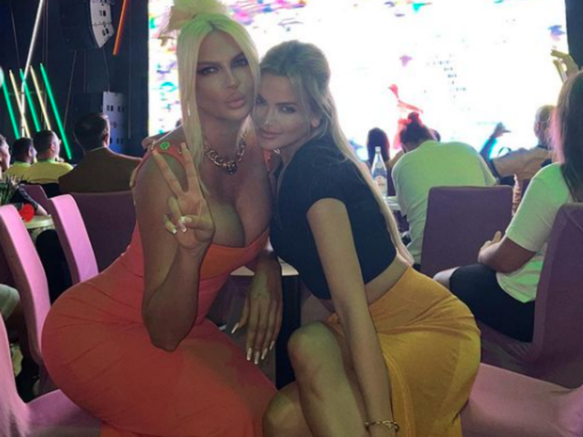  Jelena Karleuša i Milica Pavlović trenutno borave u Dubaiju odakle su bodrile  fudbalsku reprezentac 