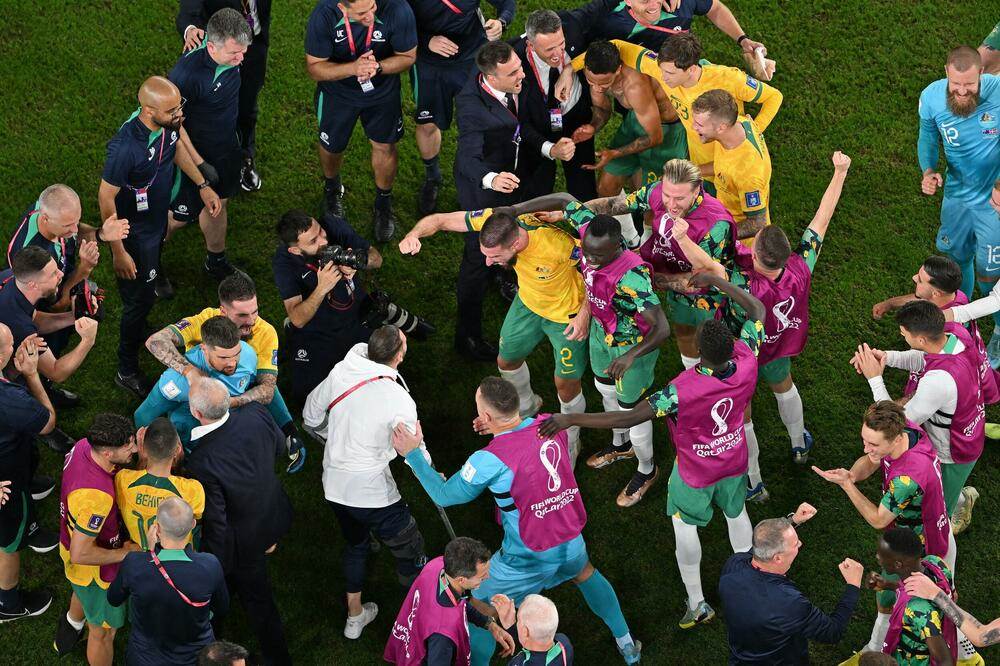  FAVORIT IZ SJENKE ISPAO SA MUNDIJALA: Australija SPRŽILA Dansku i otišla u osminu finala! 