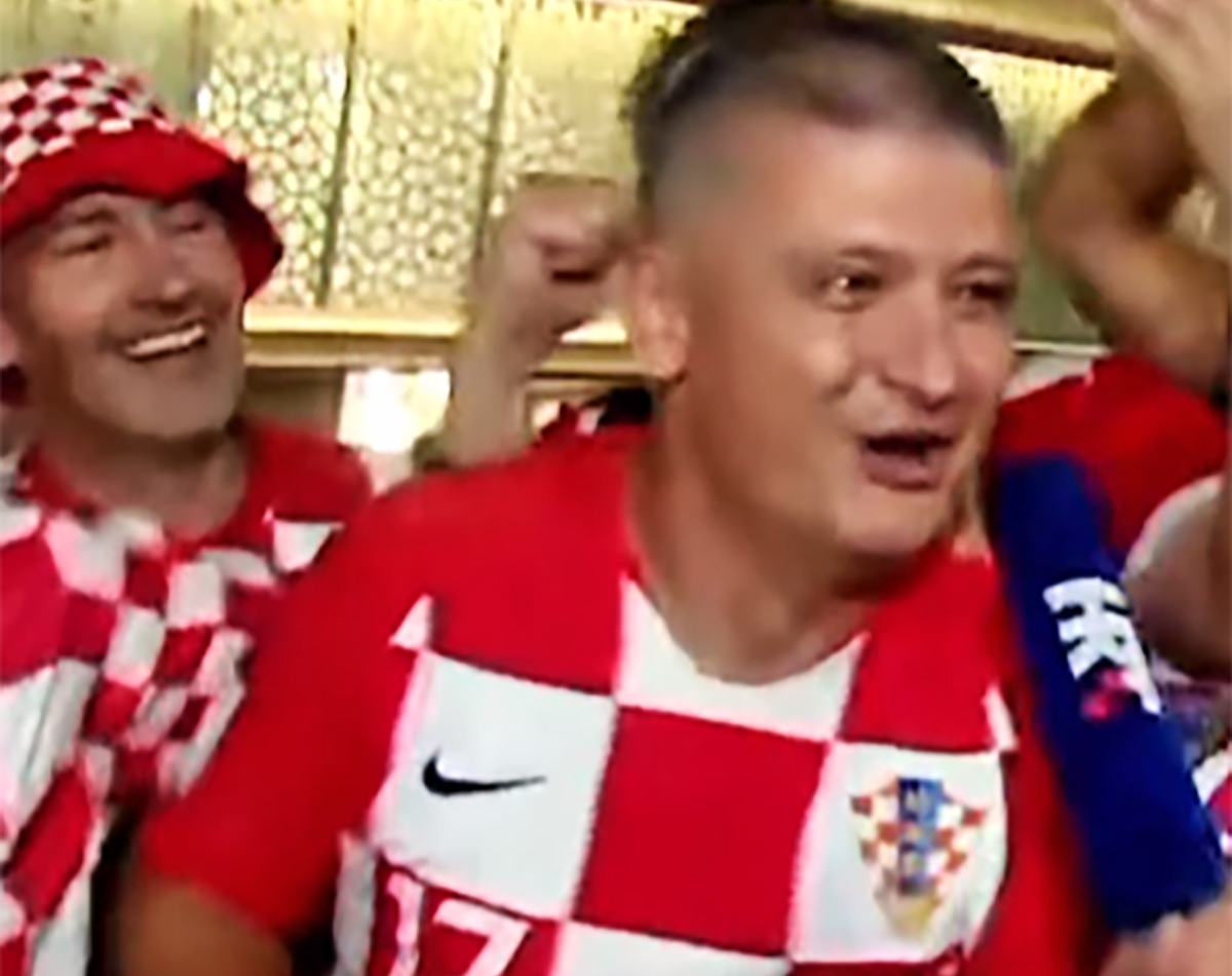  hrvatski navijac na mundijalu dok mu se zena poradja  