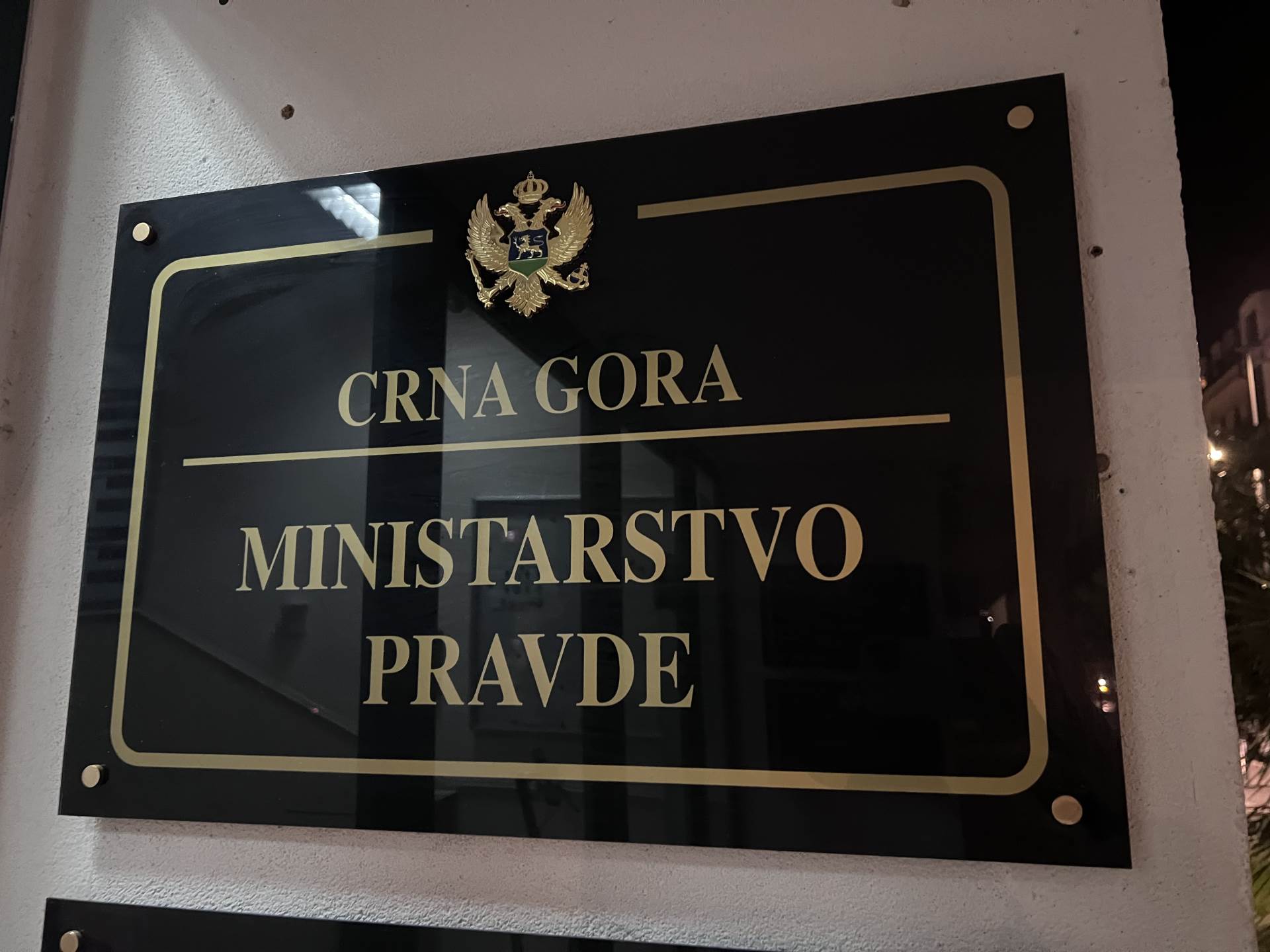 Ministarstvo pravde je odbacilo većinu prigovora na izmjene Zakona o oduzimanju imovine info. Ministarstvo pravde je odbacilo većinu prigovora na izmjene Zakona o oduzimanju imovine info.