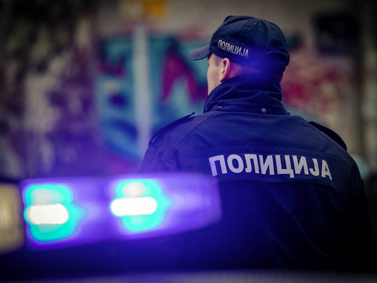  U Beogradu pronađen automobil iz kog je bačena bomba 
