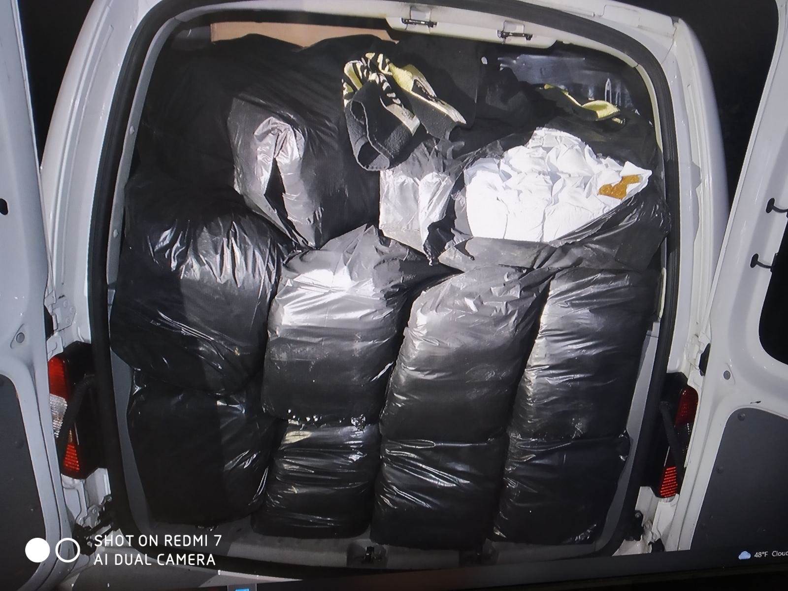  uhapsena osoba kod koje je pronadjeno 360 kg rezanog duvana i 850 steka cigareta  