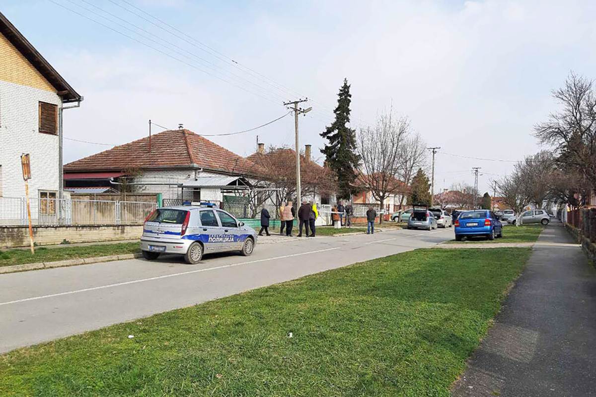  Nakon ubistva starice u Apatinu, u dvorištu kuće u kojoj je ubijena je pronađen nož 