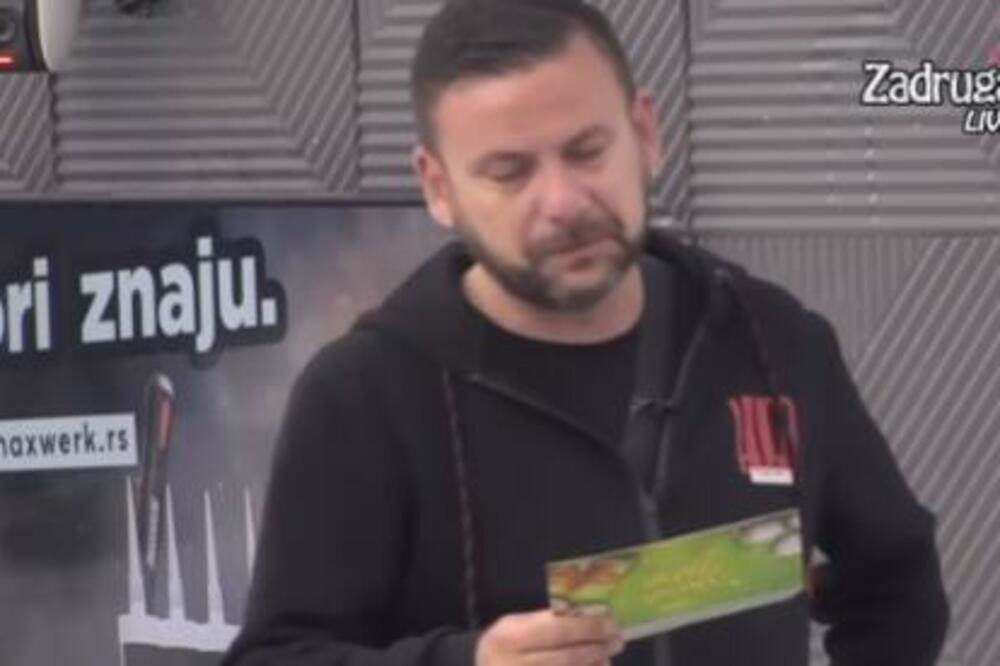  Mikica Bojanić se rasplakao nakon što je dobio čestitku od porodice 