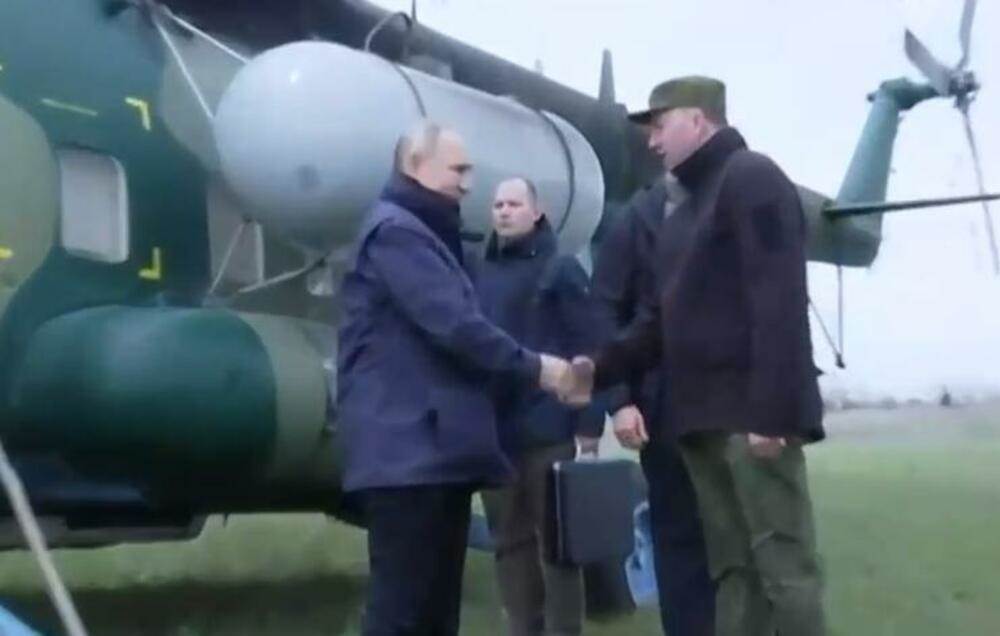  Putin sa nuklearnim koferom 