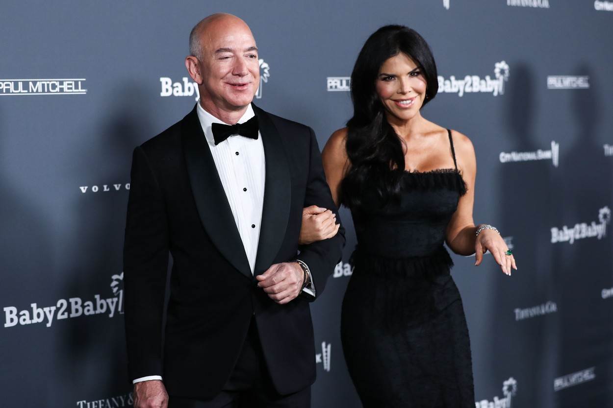  Džef Bezos fotografiše svoju vjerenicu na jahti 