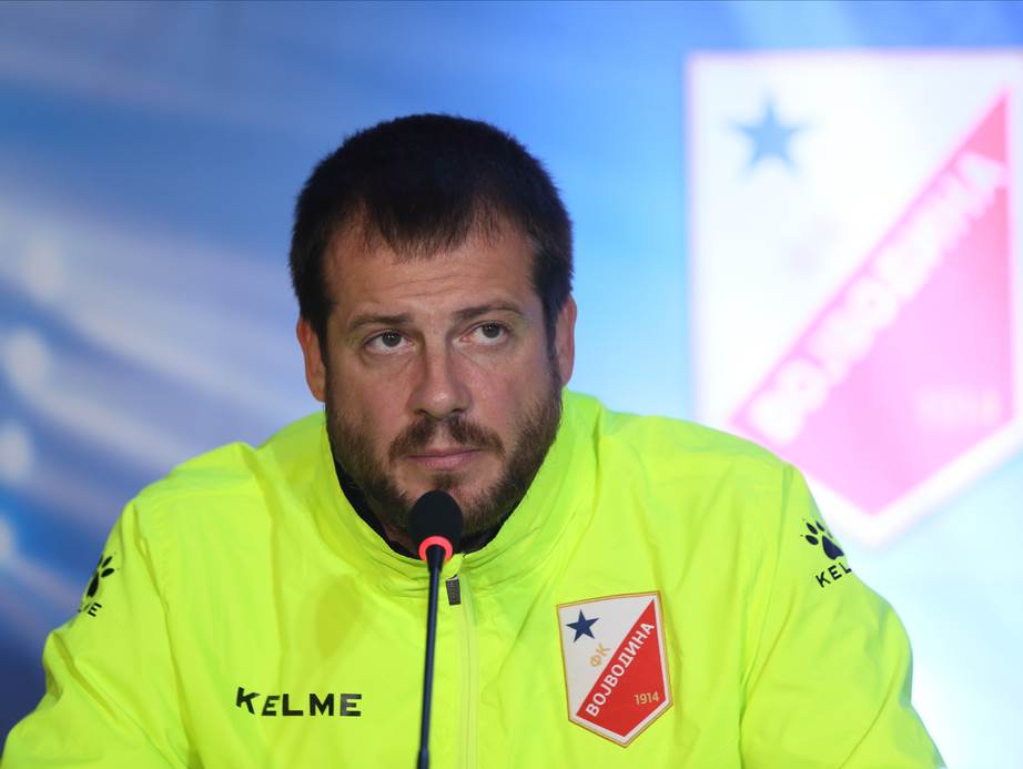  Nenad Lalatović još čeka na pobjedu u Budućnosti 