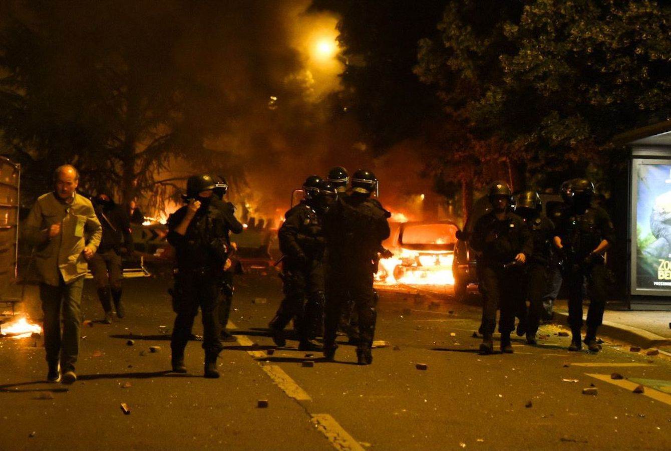  Neredi na protestu u Francuskoj ne prestaju 
