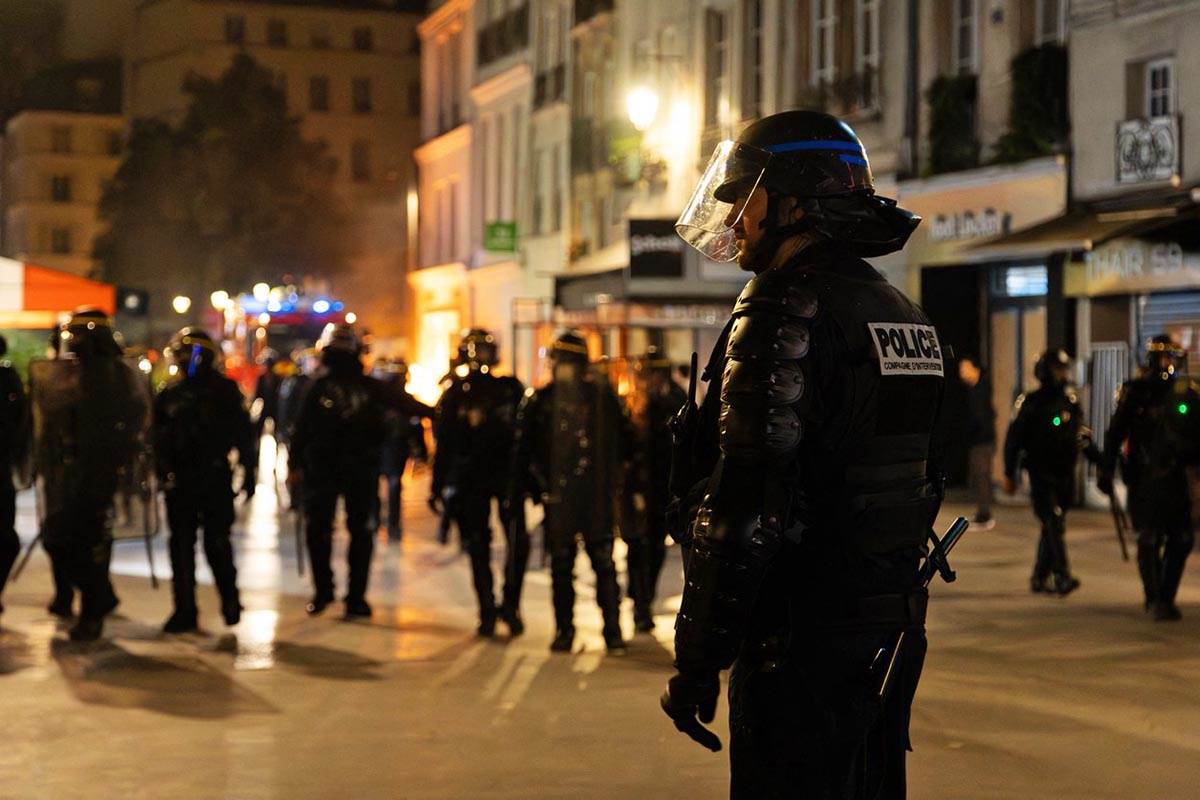  Protesti širom Francuske: Policija silom uklanjala blokade, gradovi paralisani, na ulice izlazi 800. 