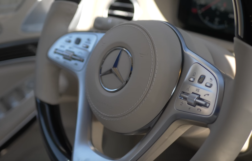  U Americi se povlači oko140.000 mercedesa 