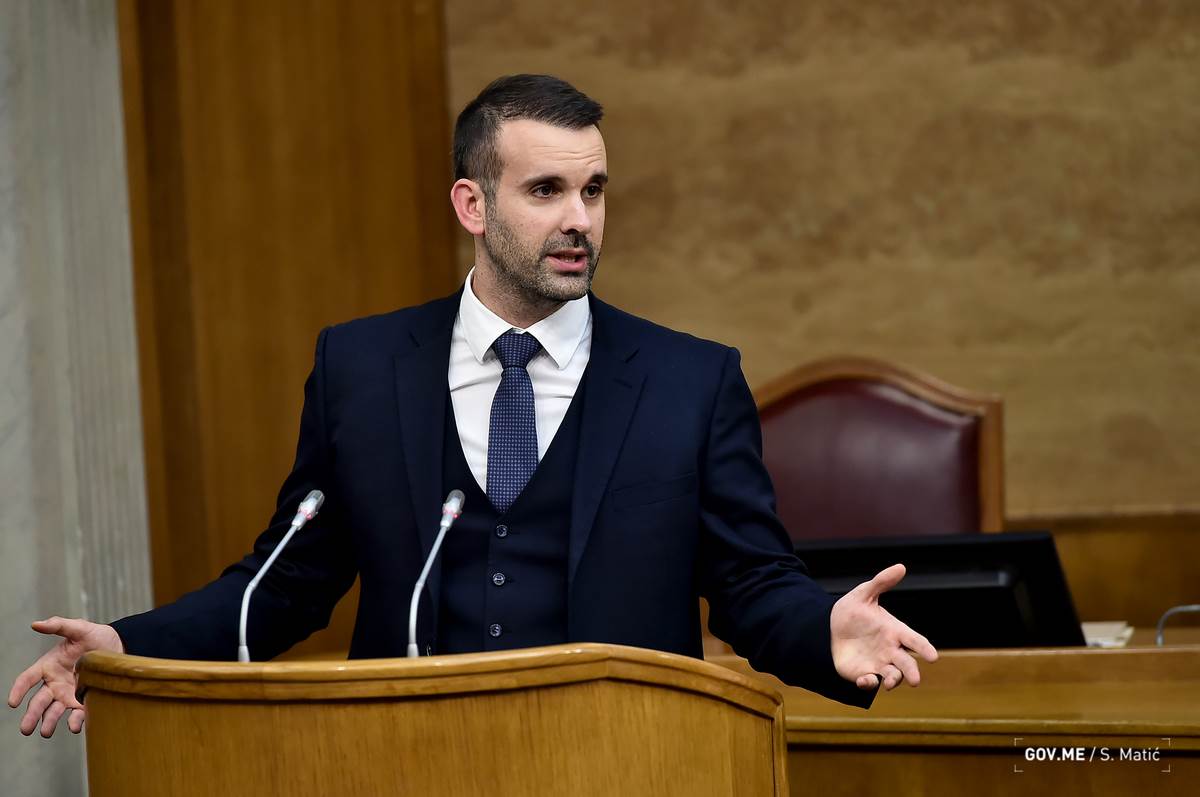 Spajić: Uskoro rekonstrukcija Vlade, prihvatljivo je da Borovinić Bojović bude potpredsjednik Vlade Info Spajić: Uskoro rekonstrukcija Vlade, prihvatljivo je da Borovinić Bojović bude potpredsjednik Vlade Info