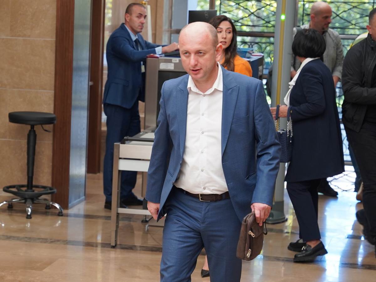 Knežević: Mujović treba da podnese ostavku kako bi revitalizovao koalicioni sporazum Info Knežević: Mujović treba da podnese ostavku kako bi revitalizovao koalicioni sporazum Info