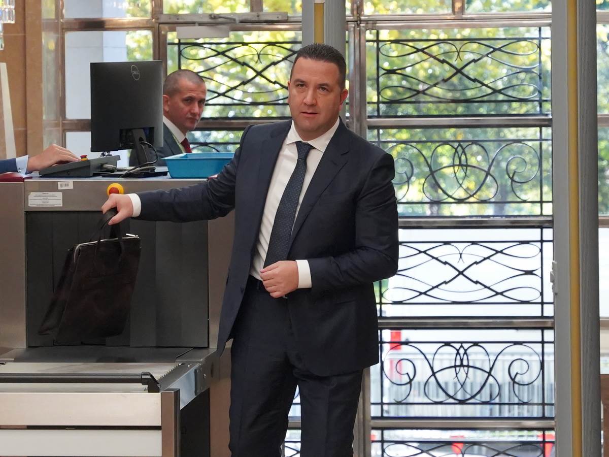 Jevto Eraković podneo je ostavku na mesto predsednika Odbora za antikorupciju Info Jevto Eraković podneo je ostavku na mesto predsednika Odbora za antikorupciju Info