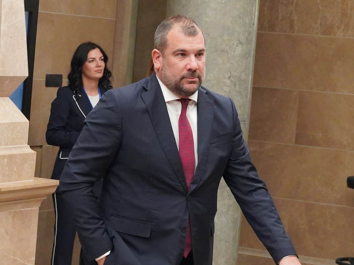 Krapović: Suspenzija komandanta HRM-a zbog kršenja principa subordinacije Info Krapović: Suspenzija komandanta HRM-a zbog kršenja principa subordinacije Info