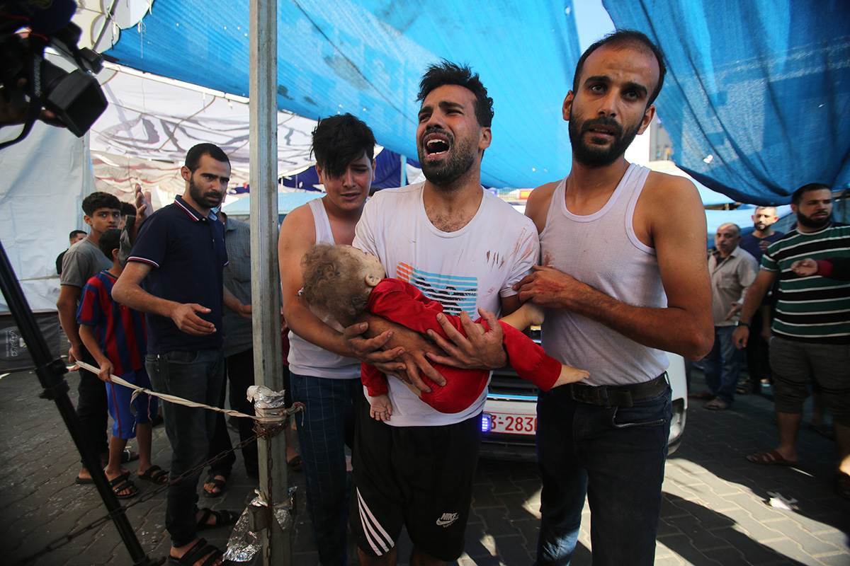  Izrael napao ambulantna kola kod bolnice u Gazi i izazvao smrt puno ljudi 