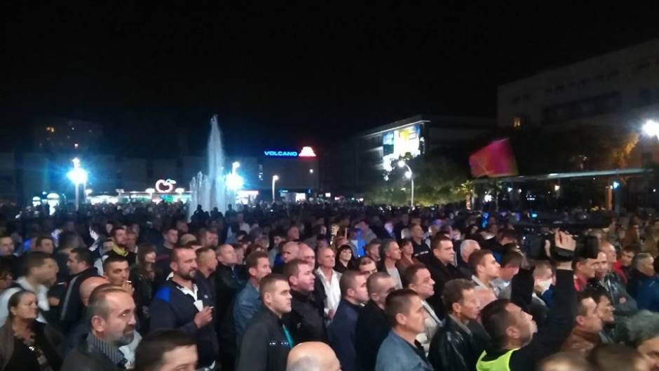  Protest Fronta tokom rasprave o povjerenju Vladi  