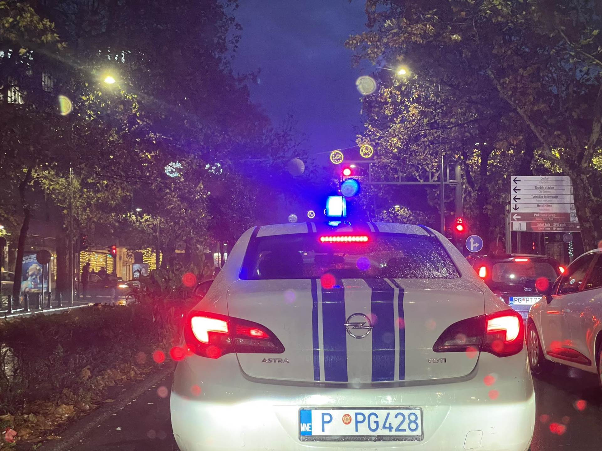  Obračun dva mladića u Podgorici, bacio mu dinamit ispod auta 