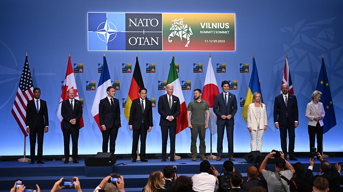 Francuski političar Florijan Filipo pozvao da se rasformira NATO. 