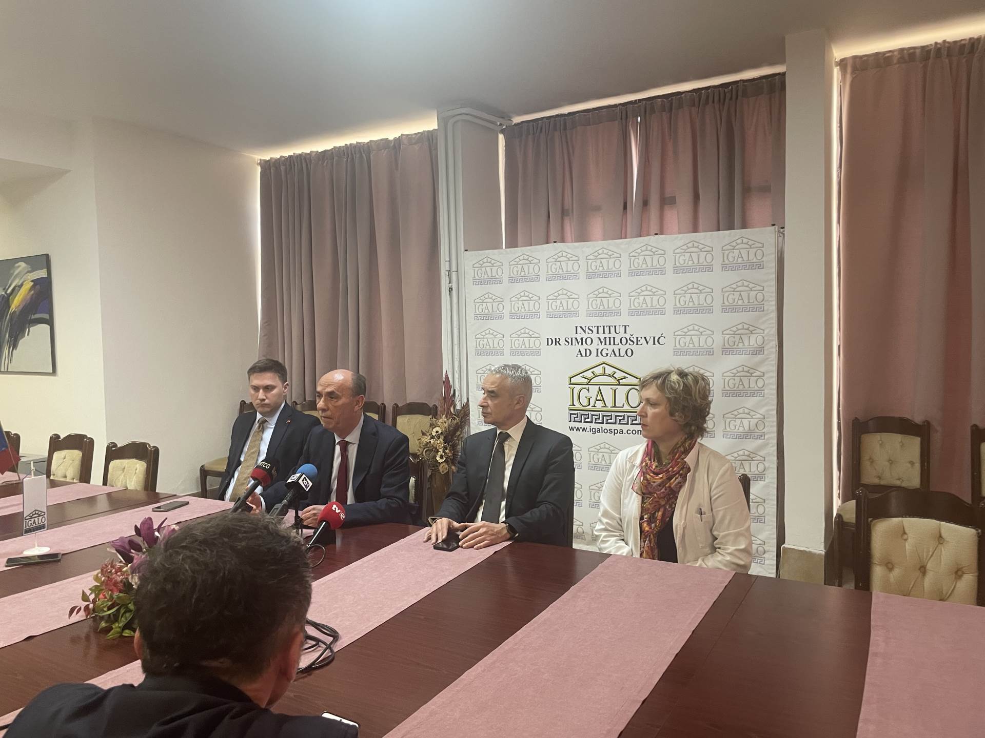  Vlada: Nadomak smo rješenja za Institut "Simo Milošević" 
