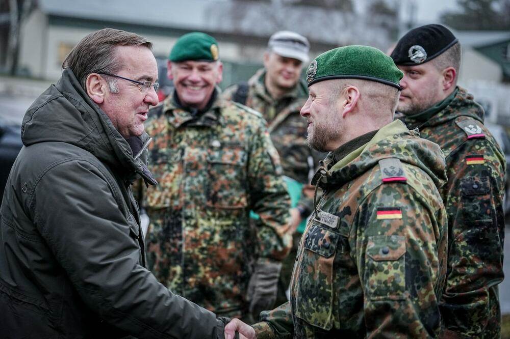   Ministar odbrane najavio plan za reorganizaciju armije Njemačke 