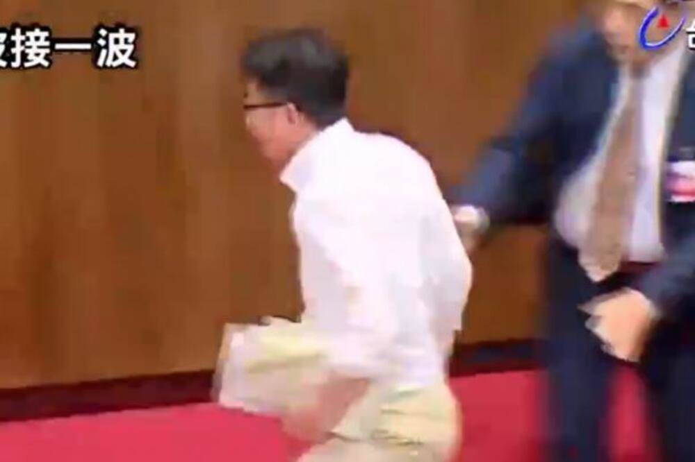   Snimak iz tajvanskog parlamenta ZAPALIO mreže 