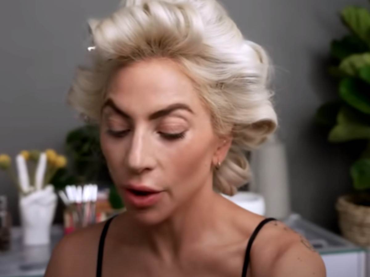  Lejdi Gaga se oglasila povodom glasina o trudnoci 