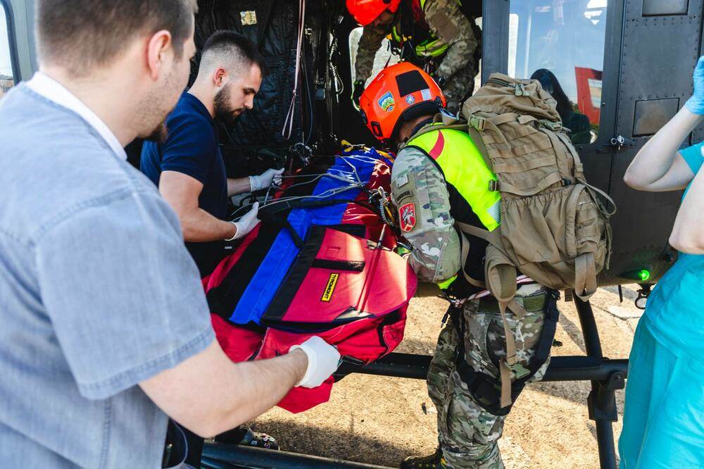  Pripadnici Vazduhoplovstva spasili crnogorsku državljanku 