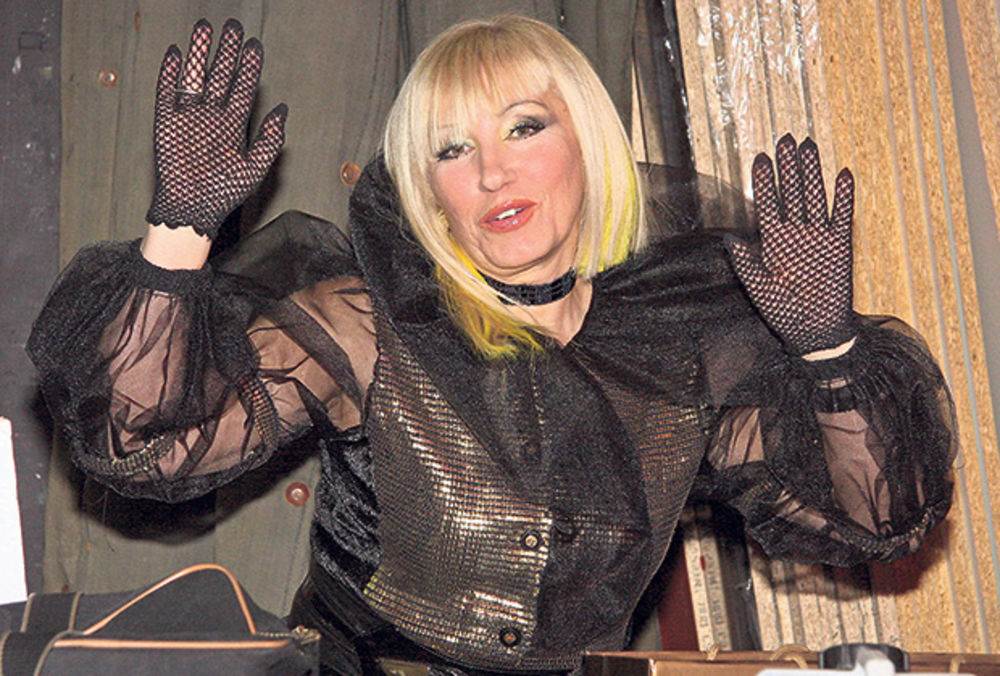  Pjevačica ima milione u nekretninama, a priznala da je krala stvari iz kontejnera 