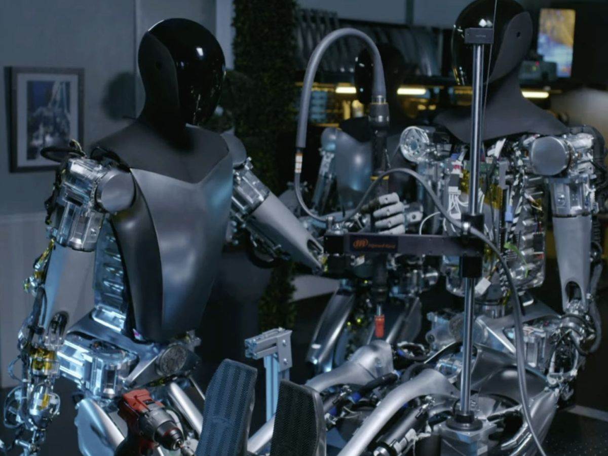   Tesla pokreće masovnu proizvodnju humanoidnih robota koji će uskoro praviti automobile 