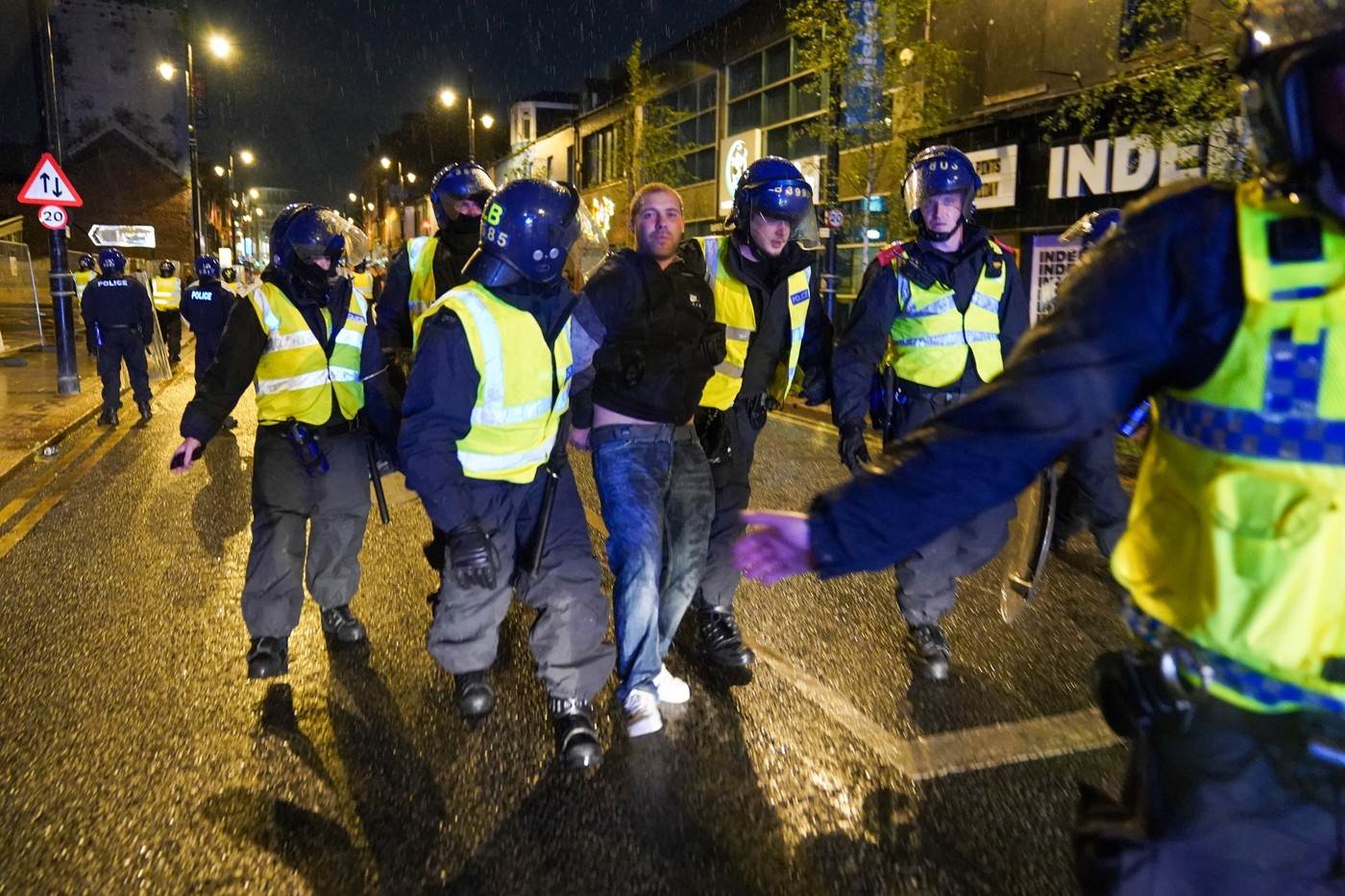  Protesti zbog ubistva tri djevojcice u Londonu  