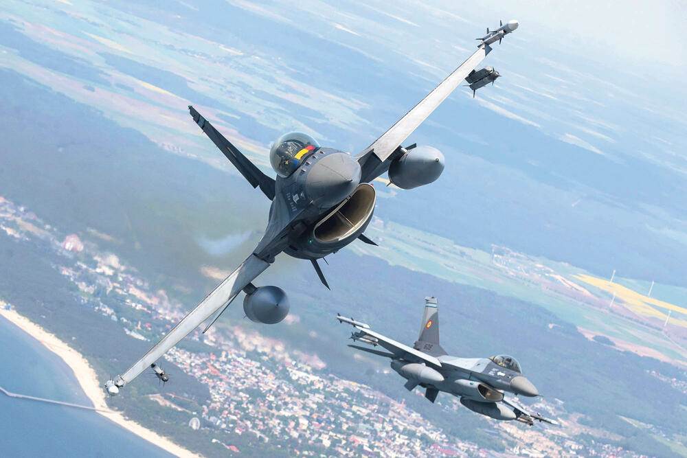  Ukrajina dobila starije modele aviona F16 