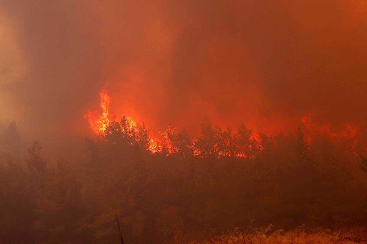  Drama na grčkom ostrvu: Požar bijesni treći dan 