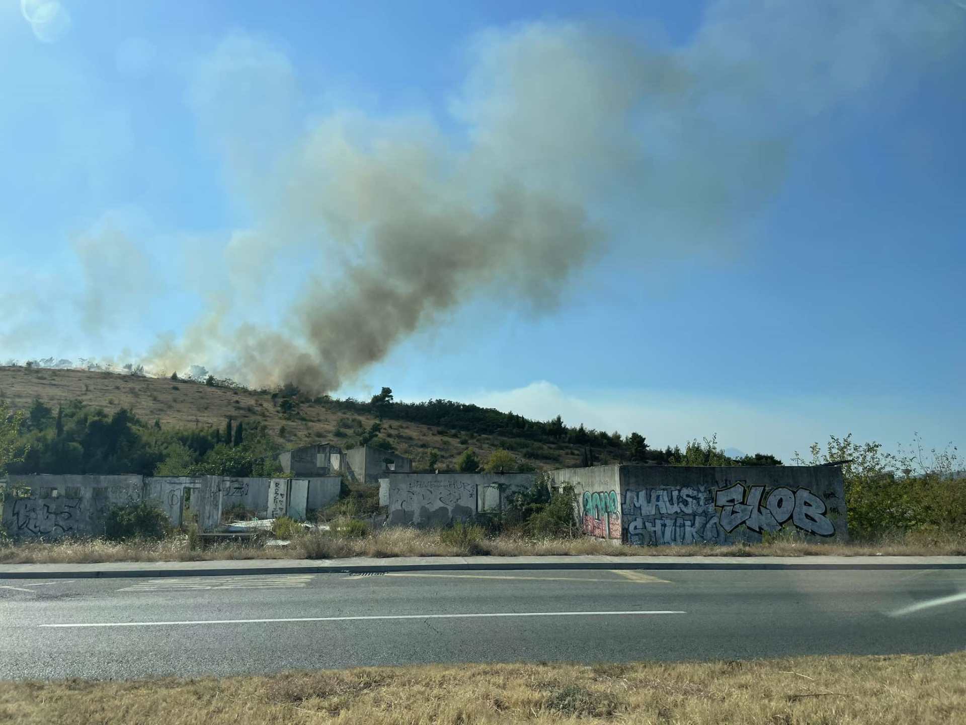  Aktivni požari na više lokacija 