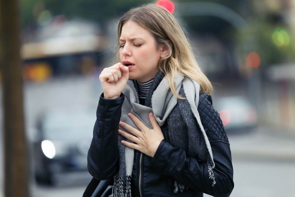  Kašalj guši ljude, a virus odmah ide na pluća 