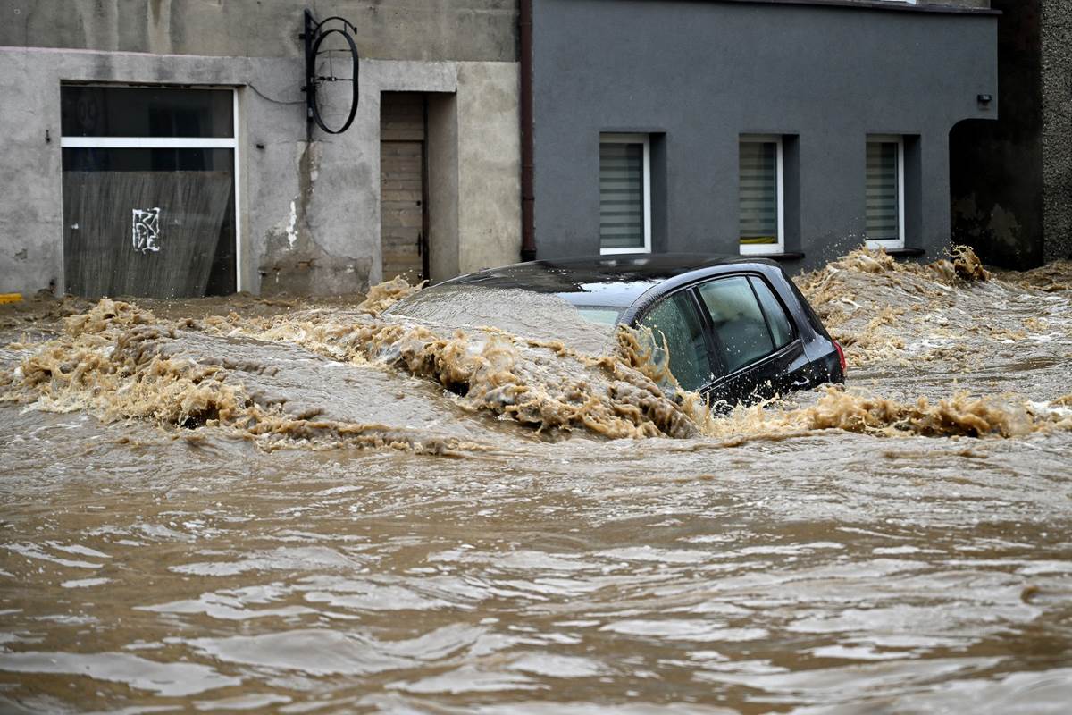  Broj poginulih u poplavama u Evropi je porastao na 16 