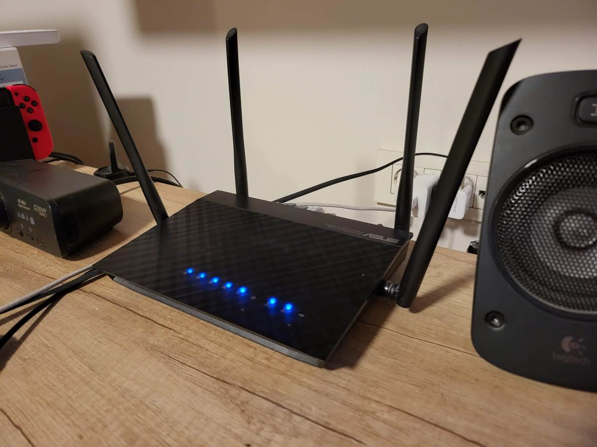  Stvar koju nikada ne smijete držati pored rutera: Zbog nje vam je Wi-Fi slab, a internet spor 
