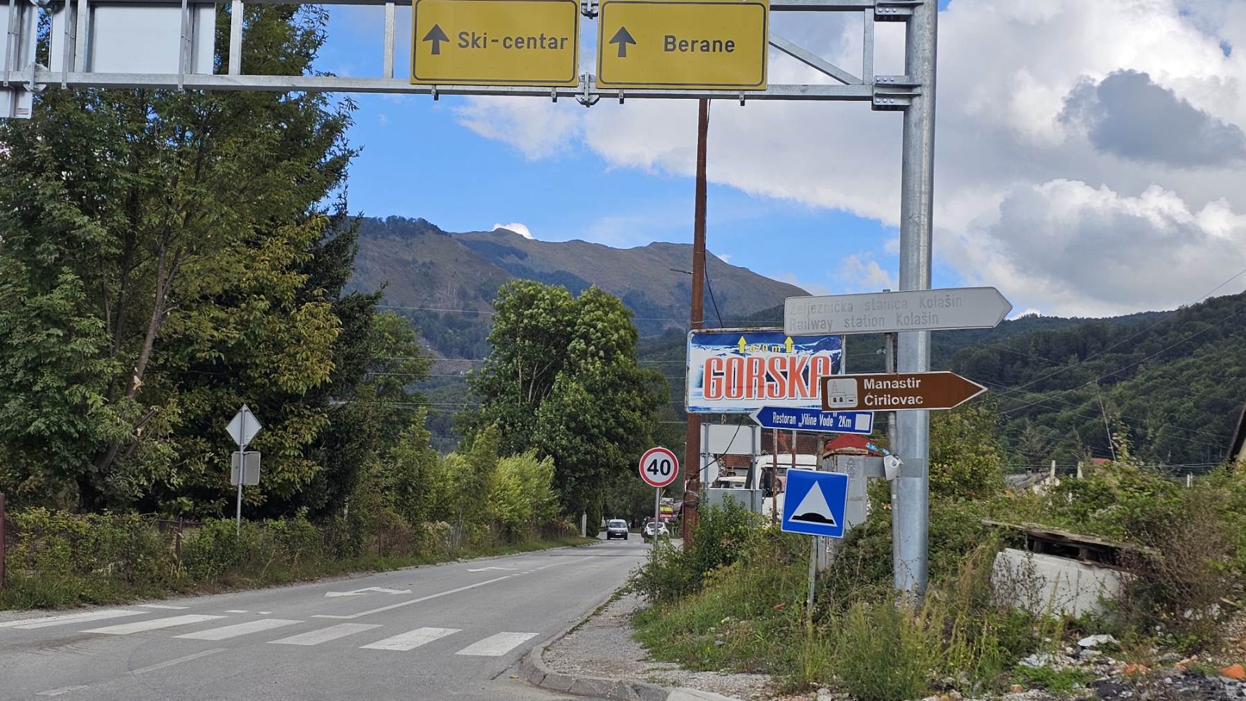  U kolašinu postavljena saobračajna signalizacija 