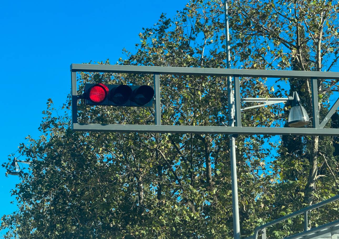  Više uhapšenih zbog brze vožnje, prelaska kroz crveno, upravljanja vozilom pod dejstvom alkohola 