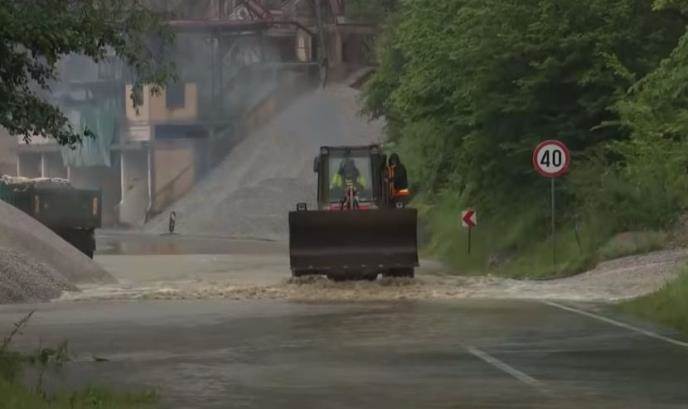  JEZIVI PRIZORI U BiH, SVE JE POD VODOM: Pronađeno 14 mrtvih, veliki broj povrijeđenih 