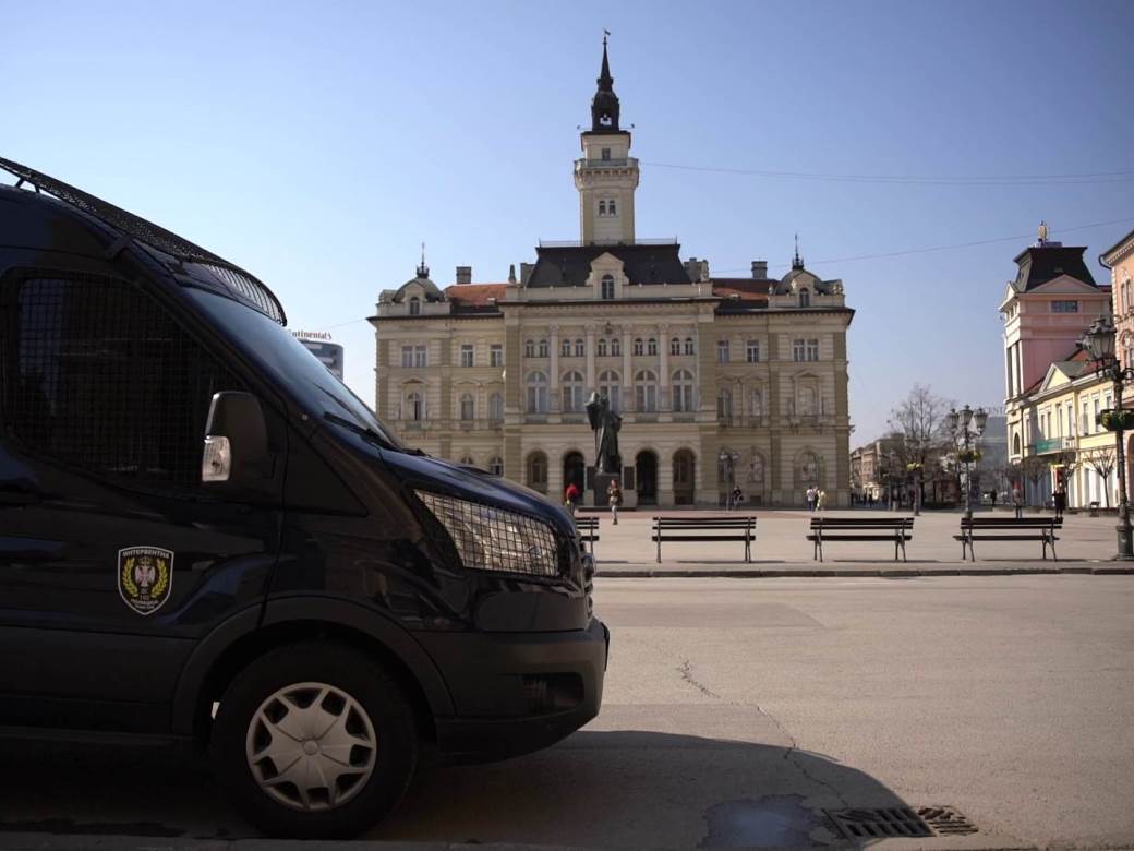  Krijumčarili drogu u paketima sa likovima akcionih junaka! 