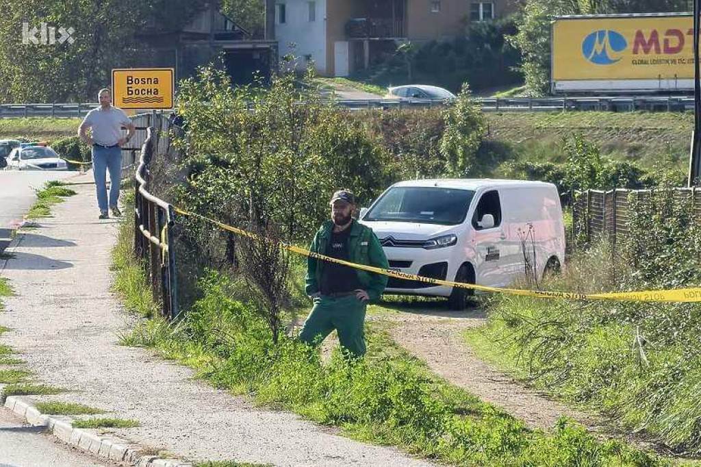  Četvoro mladih poginulo u slijetanju vozila u rijeku kod Visokog (BiH) 