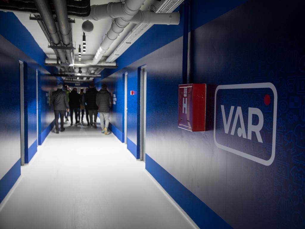  VAR se javio, centimetri su u pitanju  