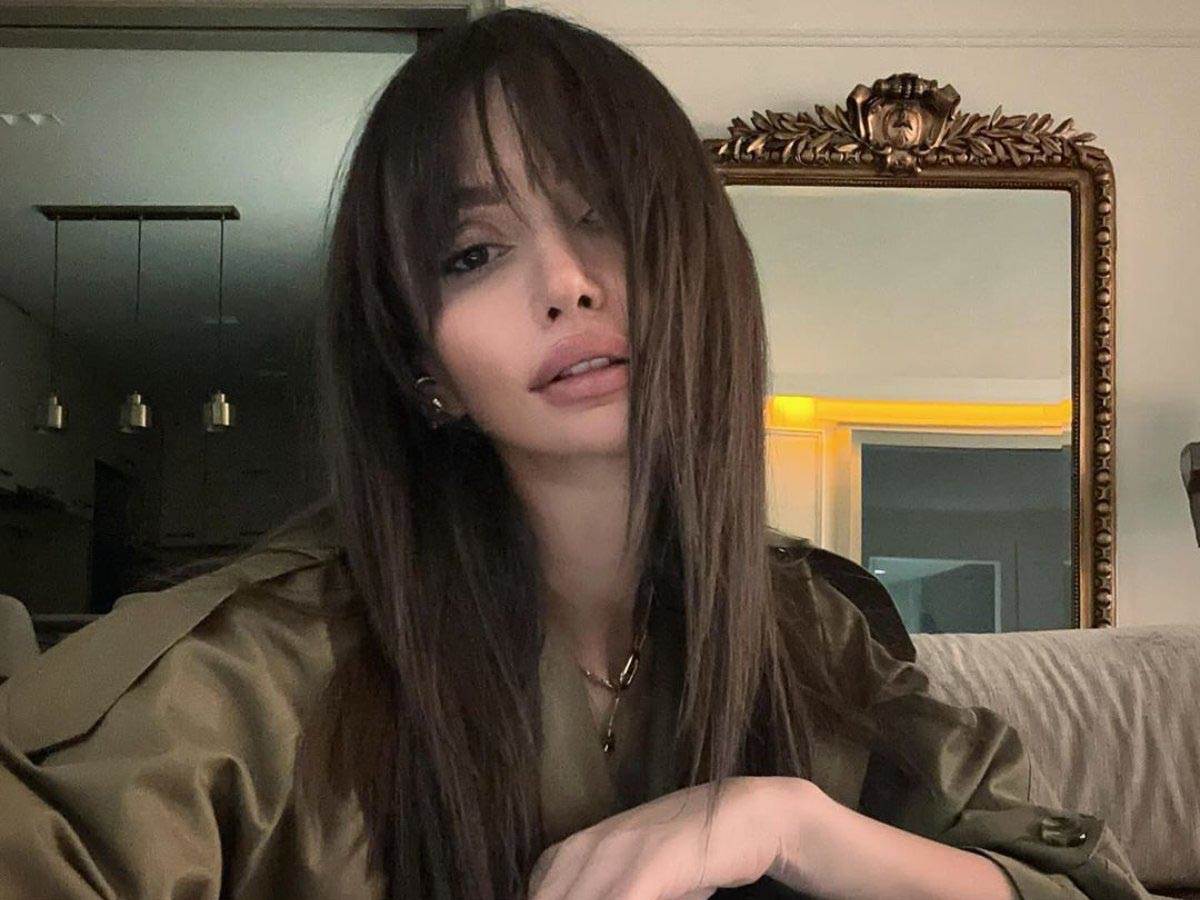  Emina Jahović bila je voditeljka vremenske prognoze na jednoj televiziji 