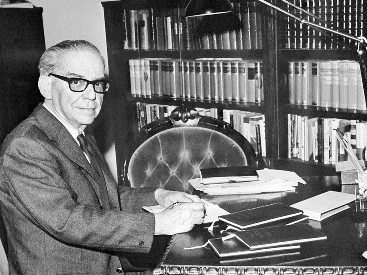  Izašao uz zvuke sevdalinike i primio Nobelovu nagradu: Ivo Andrić održao čuveni govor, pa poklonio m 