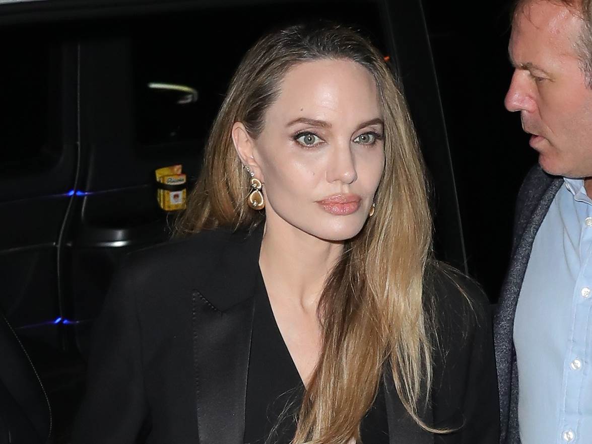  Anđelina Džoli napušta Holivud 