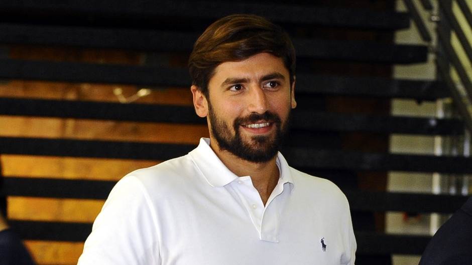  PONOVO LJUBI PEVAČICU: Nikola Rađen srećno zaljubljen, zavela ga VRELA CRNKA? 