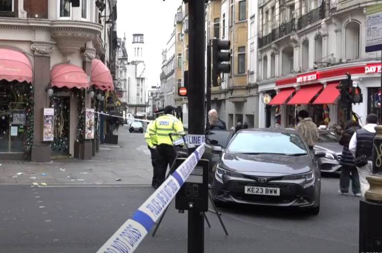  U centru Londona uhapšen muškarac zbog pokušaja ubistva ulijetanjem automobilom na trotoar 