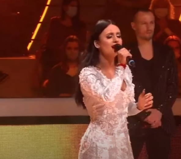  Zoranu Mićanović čupali za kosu, majku joj pretukli: Detalji stravičnog napada na pjevačicu u Beogra 