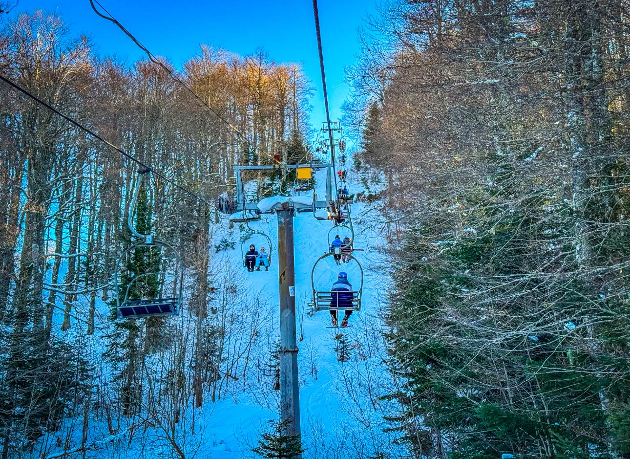  Žičara na ski centru Kolašin 1600 zbog vjetra nije u funkciji 