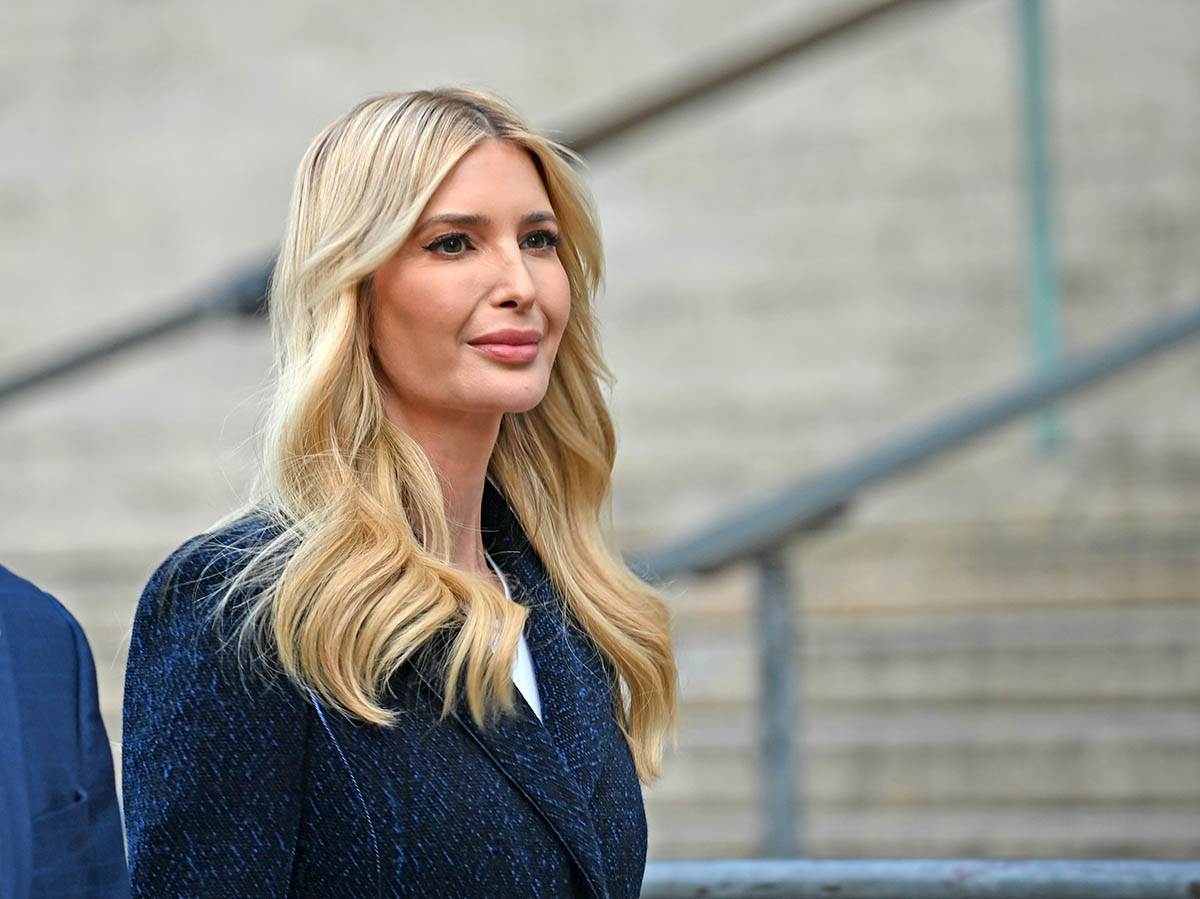  Ivanka kao "sluškinja" 